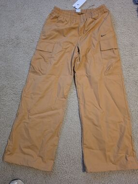 Nike Cargo Pants Women Standard Fit Mid Rise Full Length